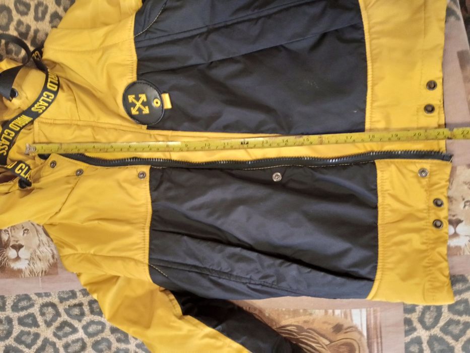 Демисезонная куртка на мальчика