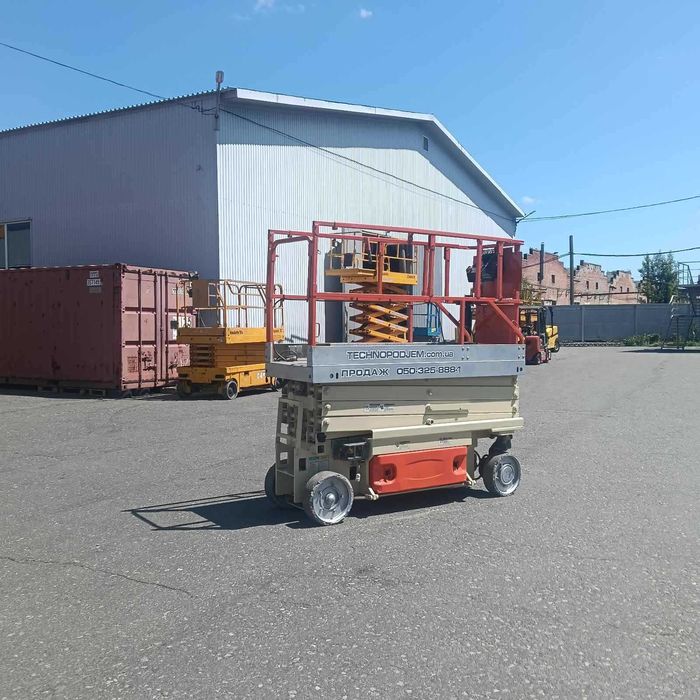 Акумуляторний ножицевий підіймач JLG 2630. Виробництво США