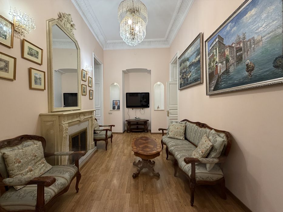 Аренда трехкомнатной квартиры. Центр города. Ул. Гоголя