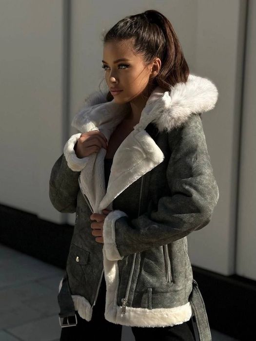 Жіноча дублянка подовжена з капюшоном