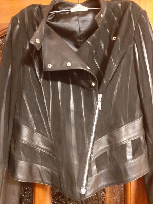 Куртка чорна, шкіра.жіноча