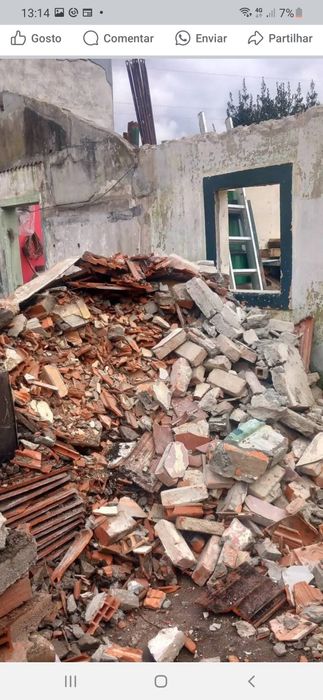 Faço limpeza de entulho todos tipos de limpeza e faco diminuição