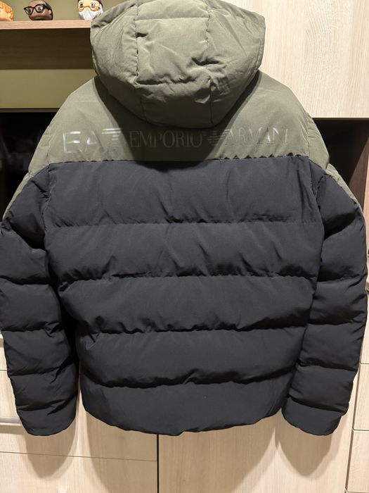 Куртка пуховик ARMANI EA7 , розмір S