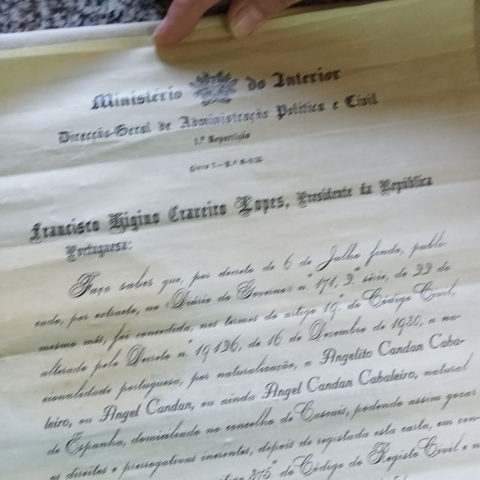 Documento de naturalização de um espamhol para português em 1954