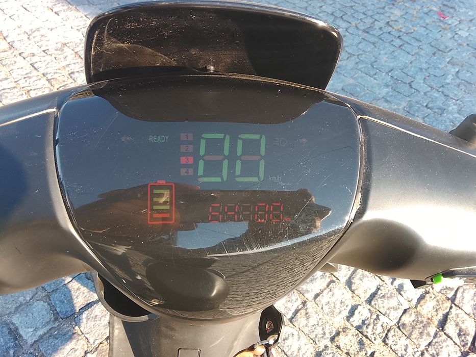 Vendo moto eléctrica