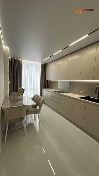 Продаж 2-кімнатної квартири в ЦЕНТРІ ! ПОРУЧ ЦЕНТР ! Продаж квартири !