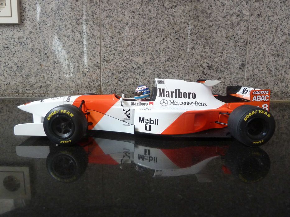 1:18 Minichamps, McLaren Mercedes MP4/10, Hakkinen, Marlboro, AutoArt