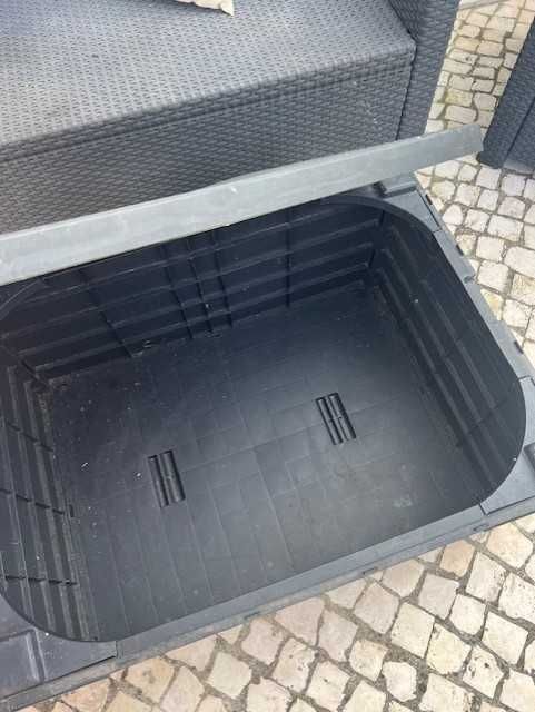 Conjunto de móveis de jardim