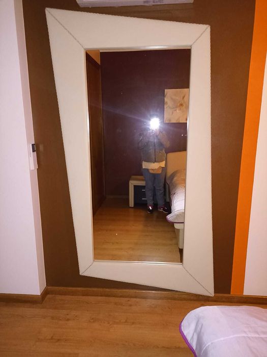 Mobiliário/recheio de casa.