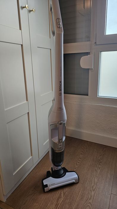 Aspirador vertical Bosch Flexxo Gen2 Serie 4 28V