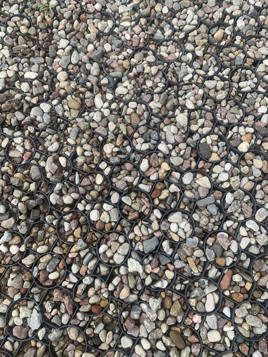 Kamień otoczak żwir piasek ziemia ogrodowa mały samchód