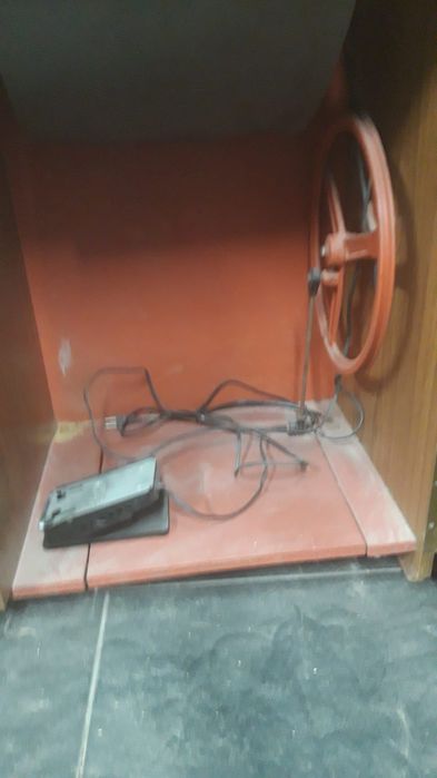 Máquina de Costura Oliva Elgin – 90€ (negociável)