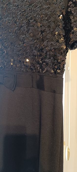 Sukienka czarna z cekinami