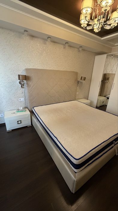 Продам кровать с матрасом