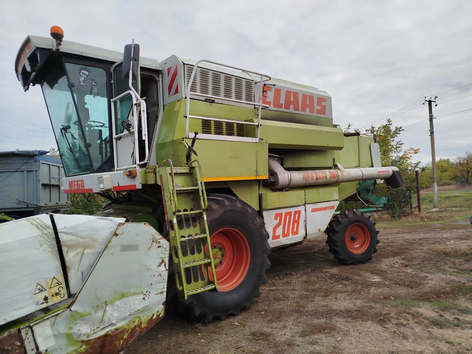 Комбайн Class mega 208