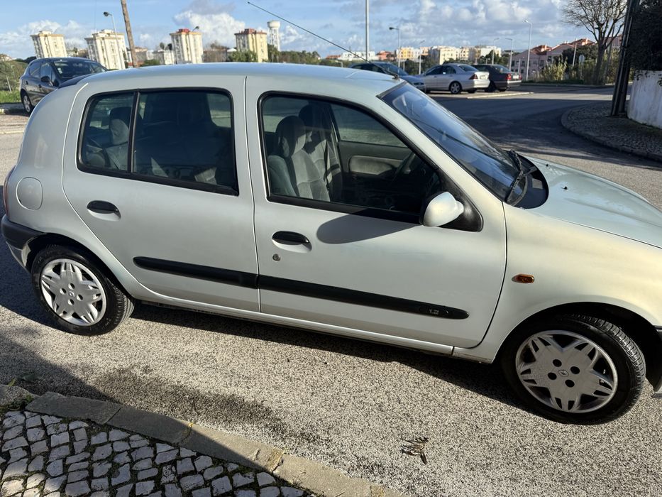 Renault clio (Impecavel)