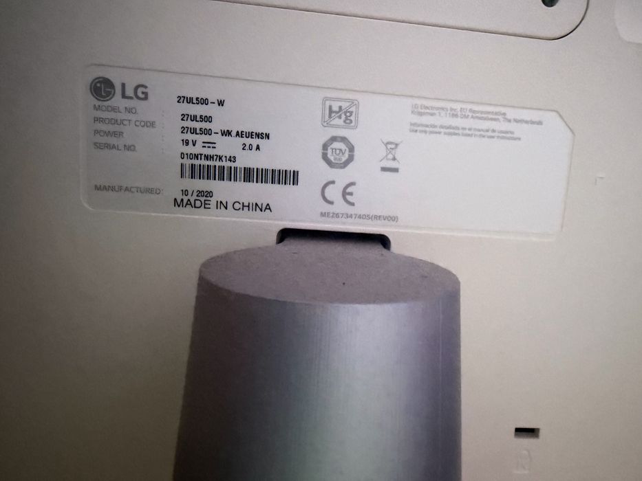 Monitor LG 27” 4K UHD