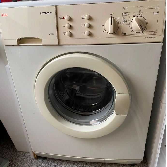 Máquina da roupa AEG