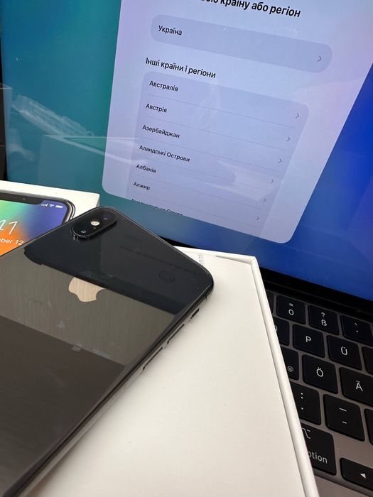 Продам телефон - айфон IPhone X 64 GB Black