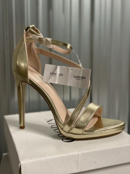 Sprzedam buty damskie hurtowo okazja.