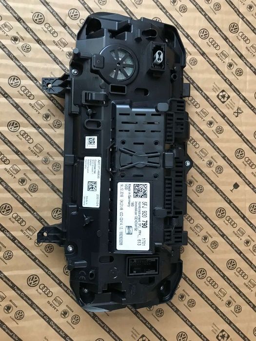 Новая Панель Seat Virtual Cocpit Сеат Щиток приборов Сеат 5FJ920790