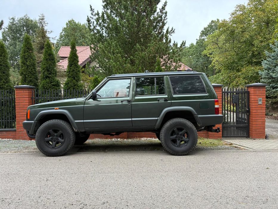 Jeep Cherokee Jeep Cherokee, bardzo dobry stan techniczny, bez rdzy, po konserwacji
