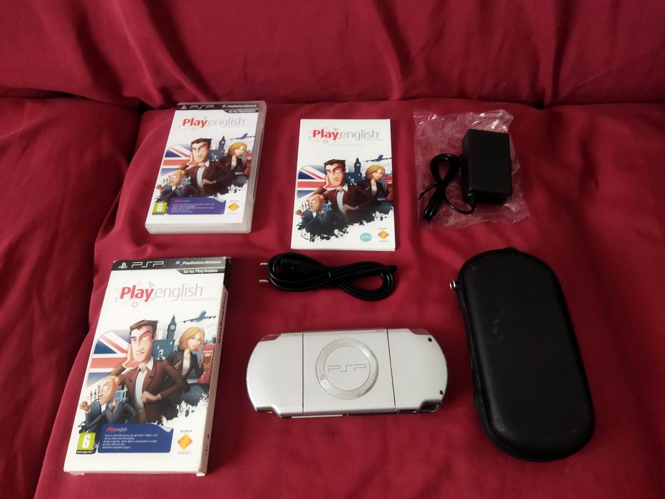 Sony PlayStation portátil PSP em bom estado silver/cinza original