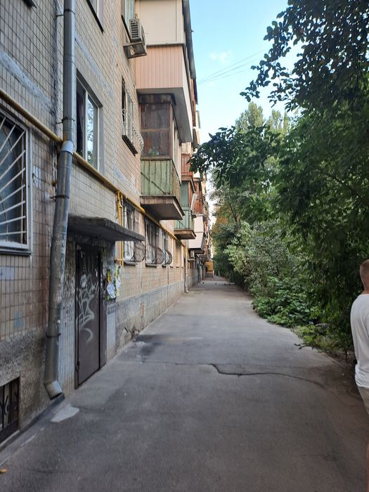 Продажа2ком.кв45кв.м.Отрадный соломенский р-н.ул.Василенко12