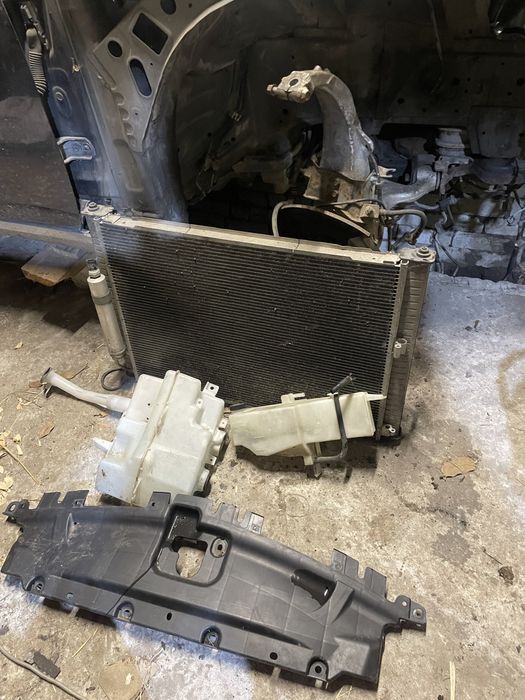 Радиатор основной INFINITI G25/G35/G37/Q40 06-14  3.5 VQ35HR бачок