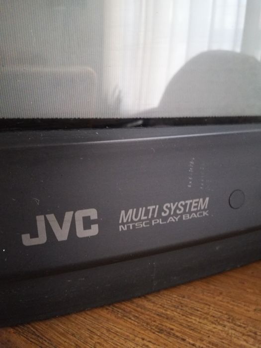 Телевизор JVC, в рабочем состоянии