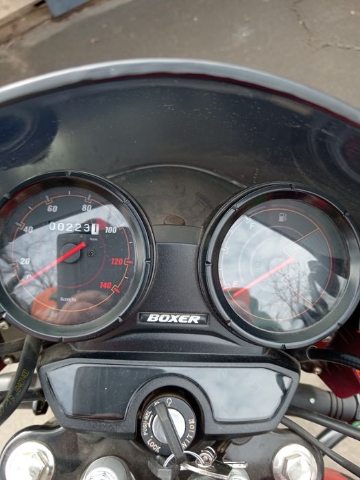 Мотоцикл Bajaj Boxer 125