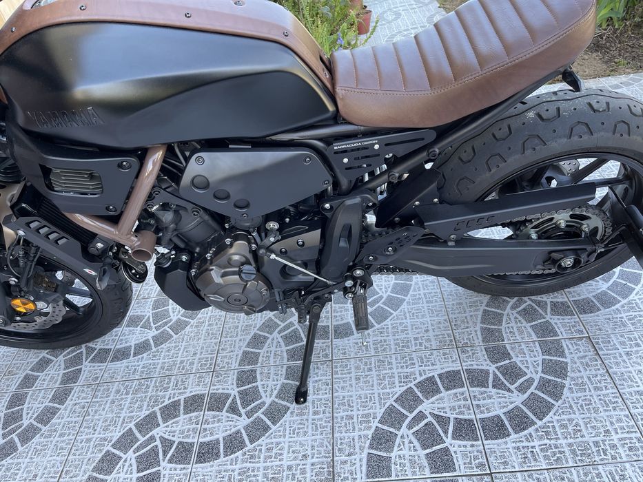 YAMAHA XSR 700 (Muito estimada)