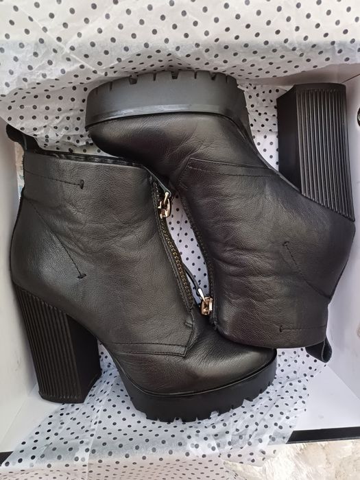 Жіночі шкіряні ботильони тм PREPPY р.38 стан ідеальний