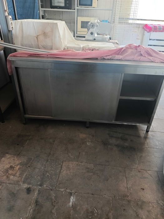 Vendo bancada em inox usada