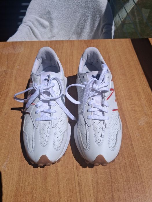New Balance 327 Novo