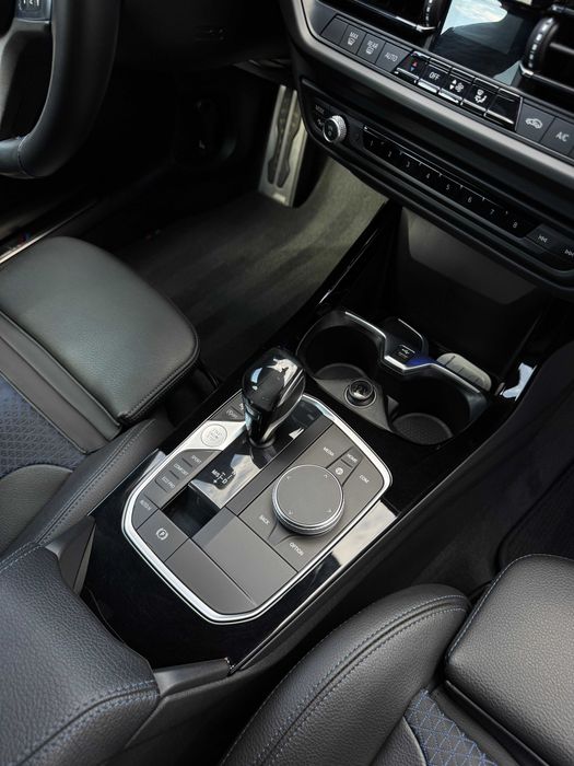 BMW 118 i Pack Desportivo M Auto