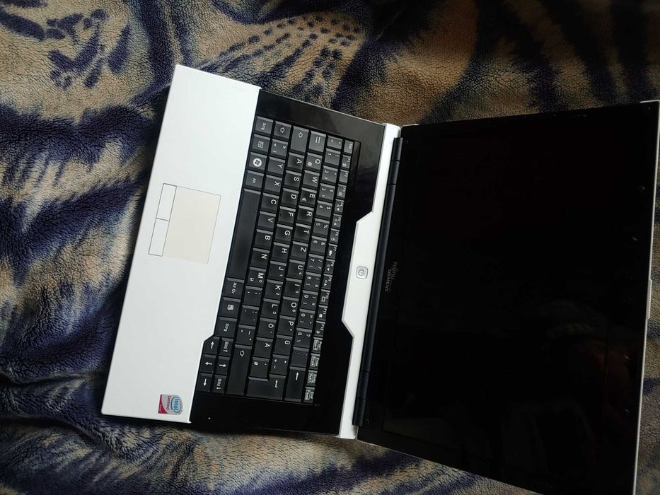 ноутбук futjitsu