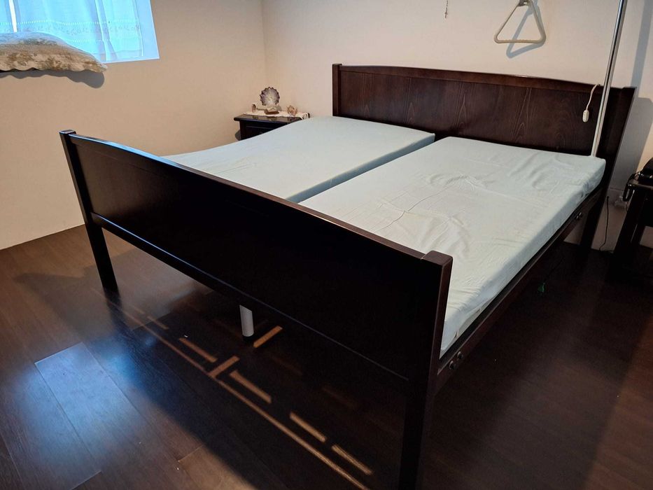 Cama de casal articulada com colchões independentes