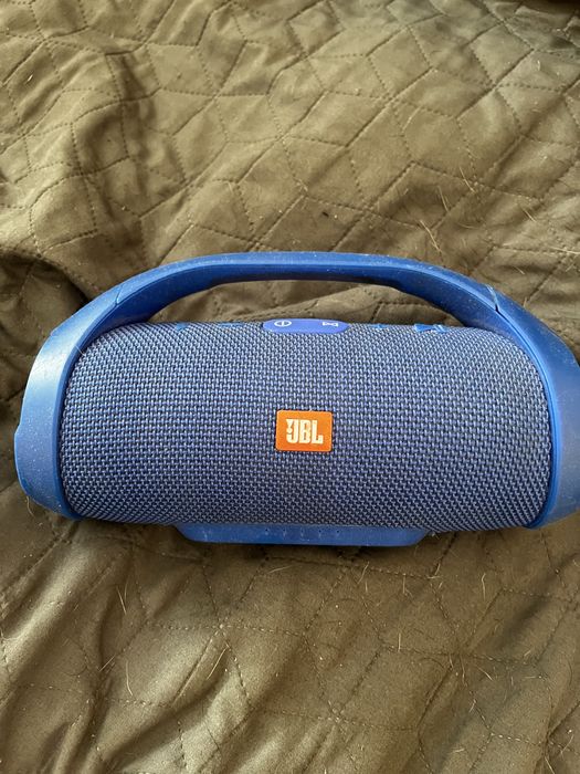 Портативна колонка JBL