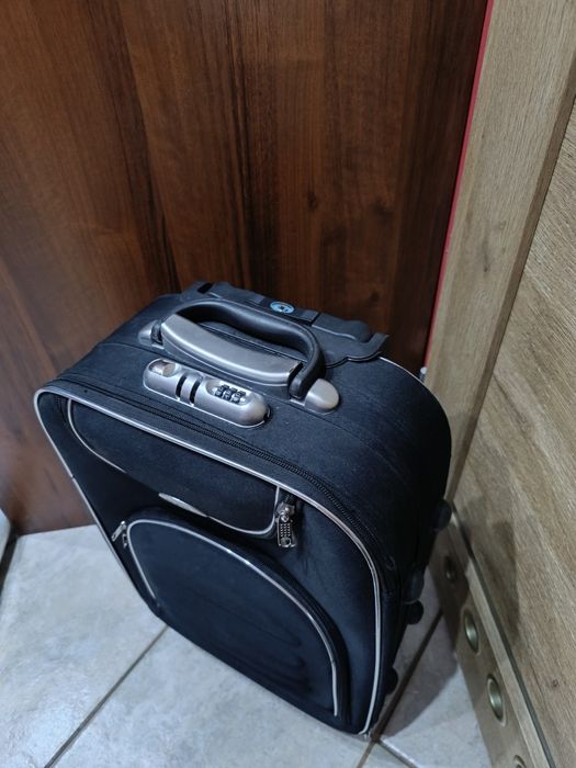 Walizka mała czarna RGL