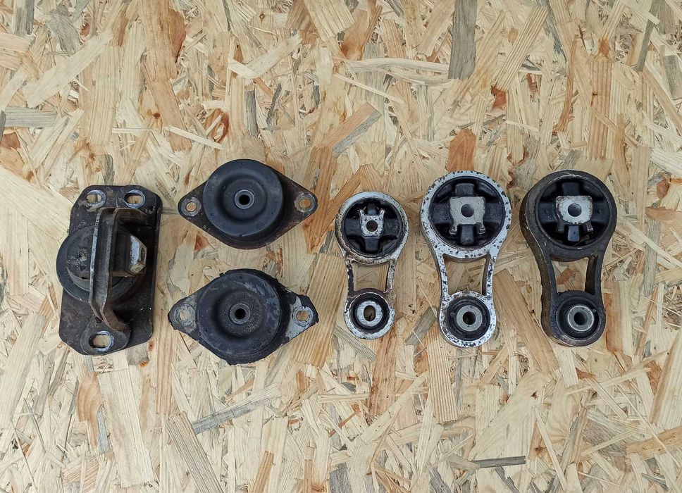 Сайлентблок Втулка Тяга на Renault Trafic Opel Vivaro Трафик 01-14р