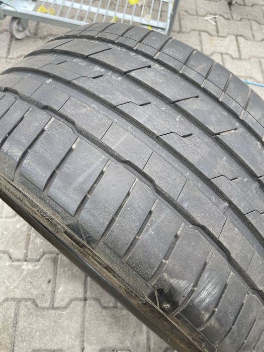 Opona 285/30 22”