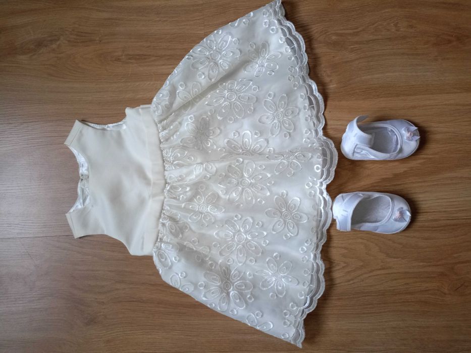 Sukienka .na chrzest .bolerko ecru dla dziewczynki.       
 12-18mies