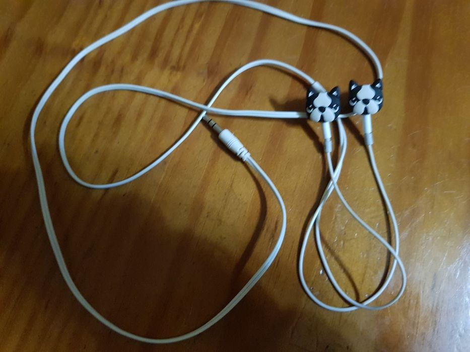 Auriculares novos para criança