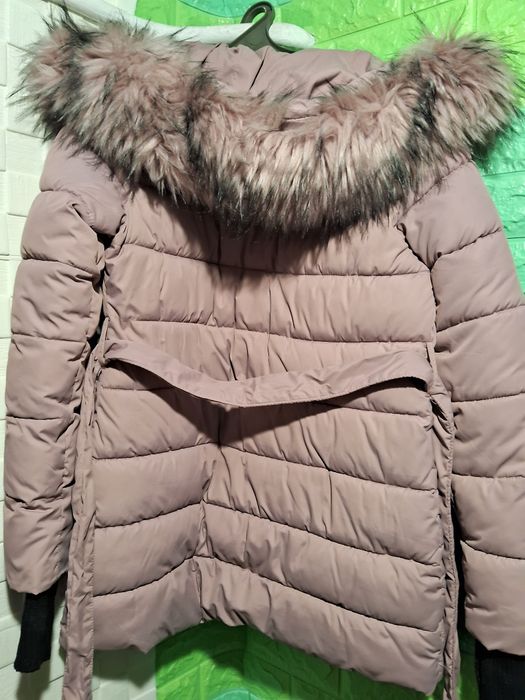 Куртка  пудрова продам