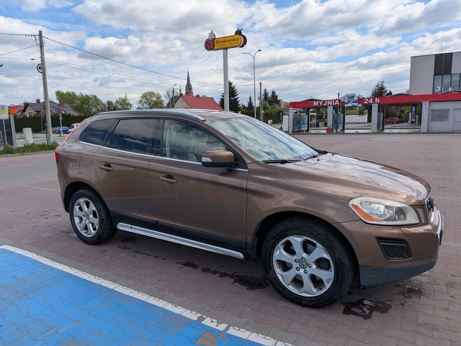 Volvo XC60 2.4 D5 205KM | 4x4 | Bogata Opcja: FOUR-C + Panorama | Skóra