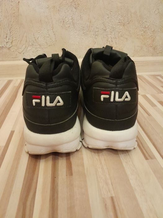 Czarno-białe buty FILA