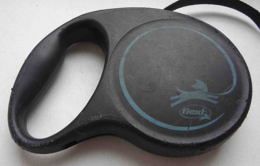 Поводок-рулетка Flexi Classic M лента 5 м до 25 кг черная