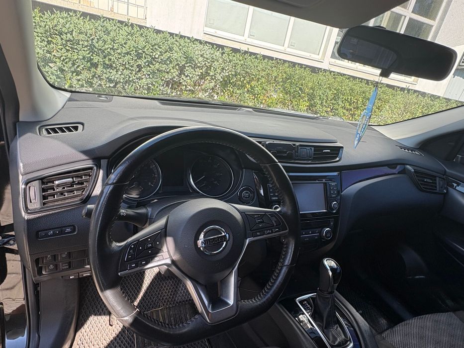 Nissan Rogue sport SV