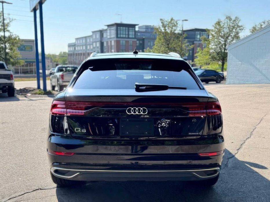 Audi Q8 quattro Premium Plus      2021